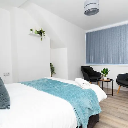 Carter House - Spacious House Close To Centre * Leeds (West Yorkshire)