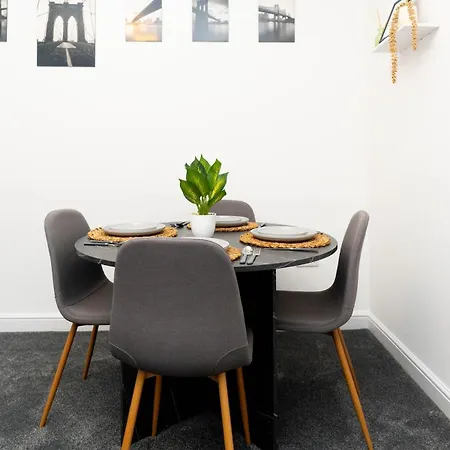 Carter House - Spacious House Close To Centre Holiday home *